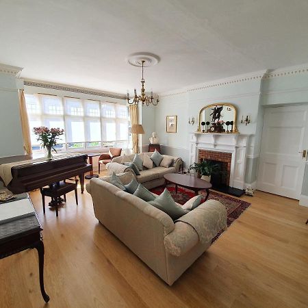 Ditton Lodge Kingston upon Thames  Exteriör bild