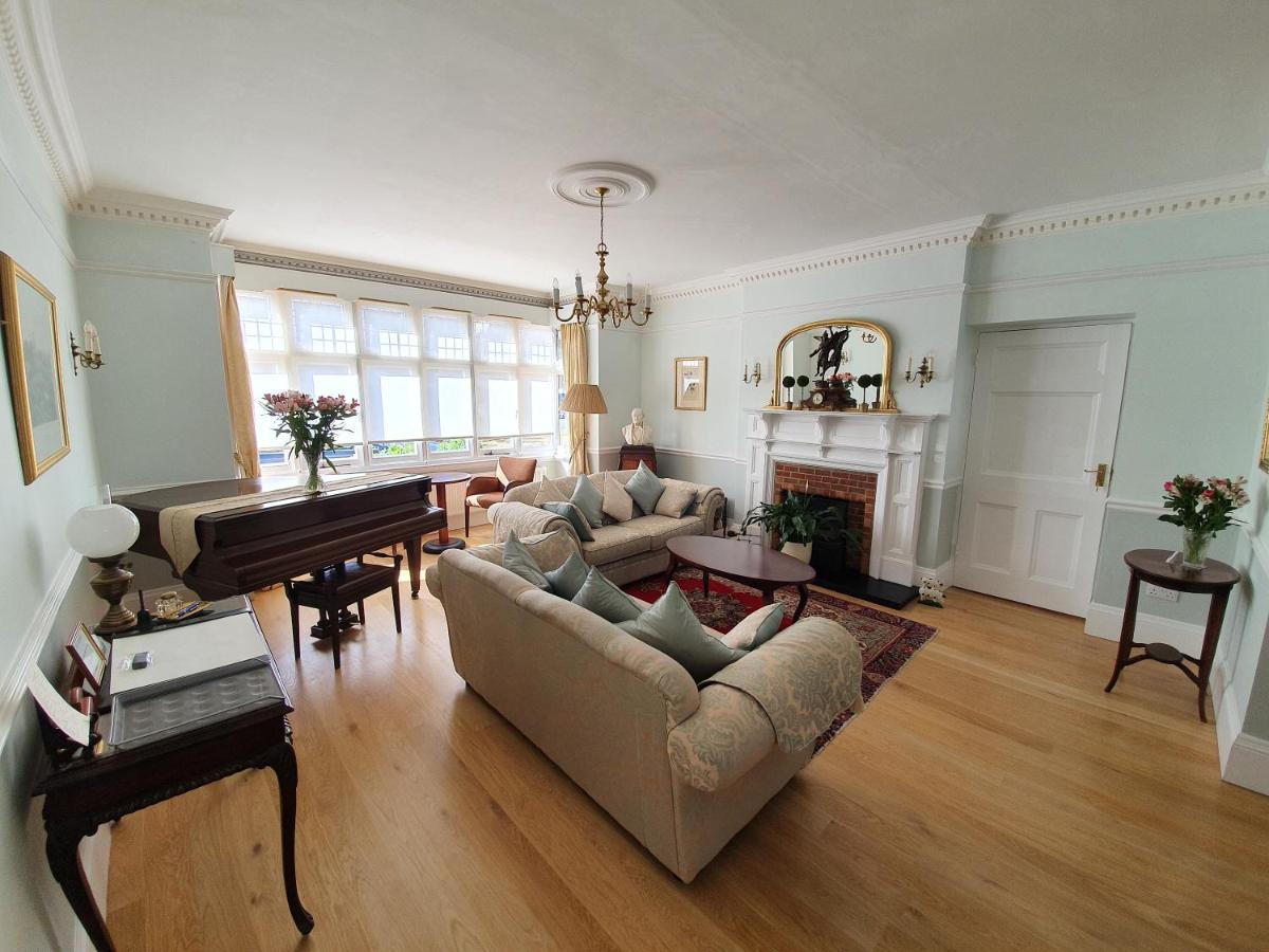 Ditton Lodge Kingston upon Thames  Exteriör bild